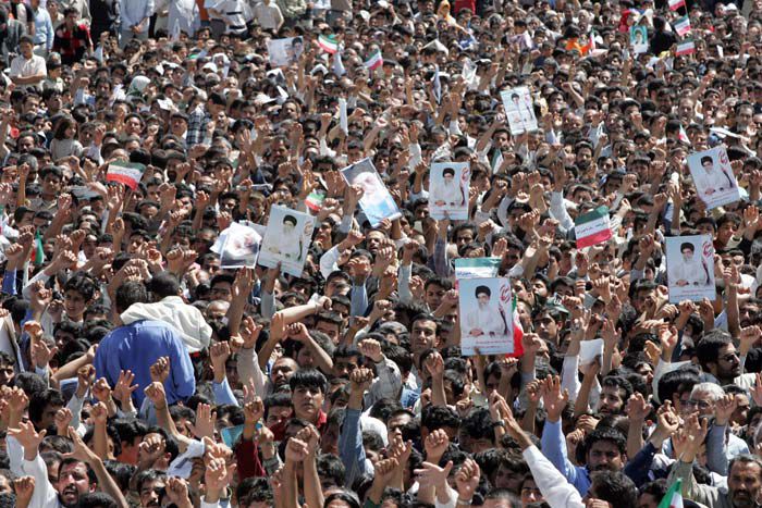 کوچه باغهای کرمان شاهد عبور قاصدک روشنایی بود
#جان_کرمان