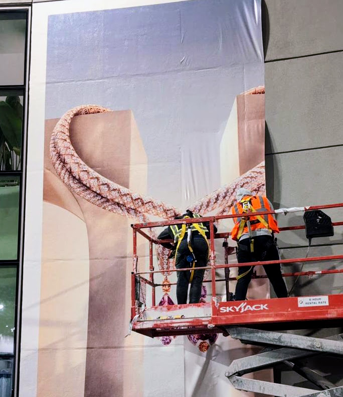 inc_spectrum's tweet image. Precision at every level. Execution without limits.
Our Miami team in action at MIA Airport, bringing large-format visuals to life with the craftsmanship and attention to detail that define our work nationwide.

#OOH #installation #nationwide #miami #airport #transit #advertising