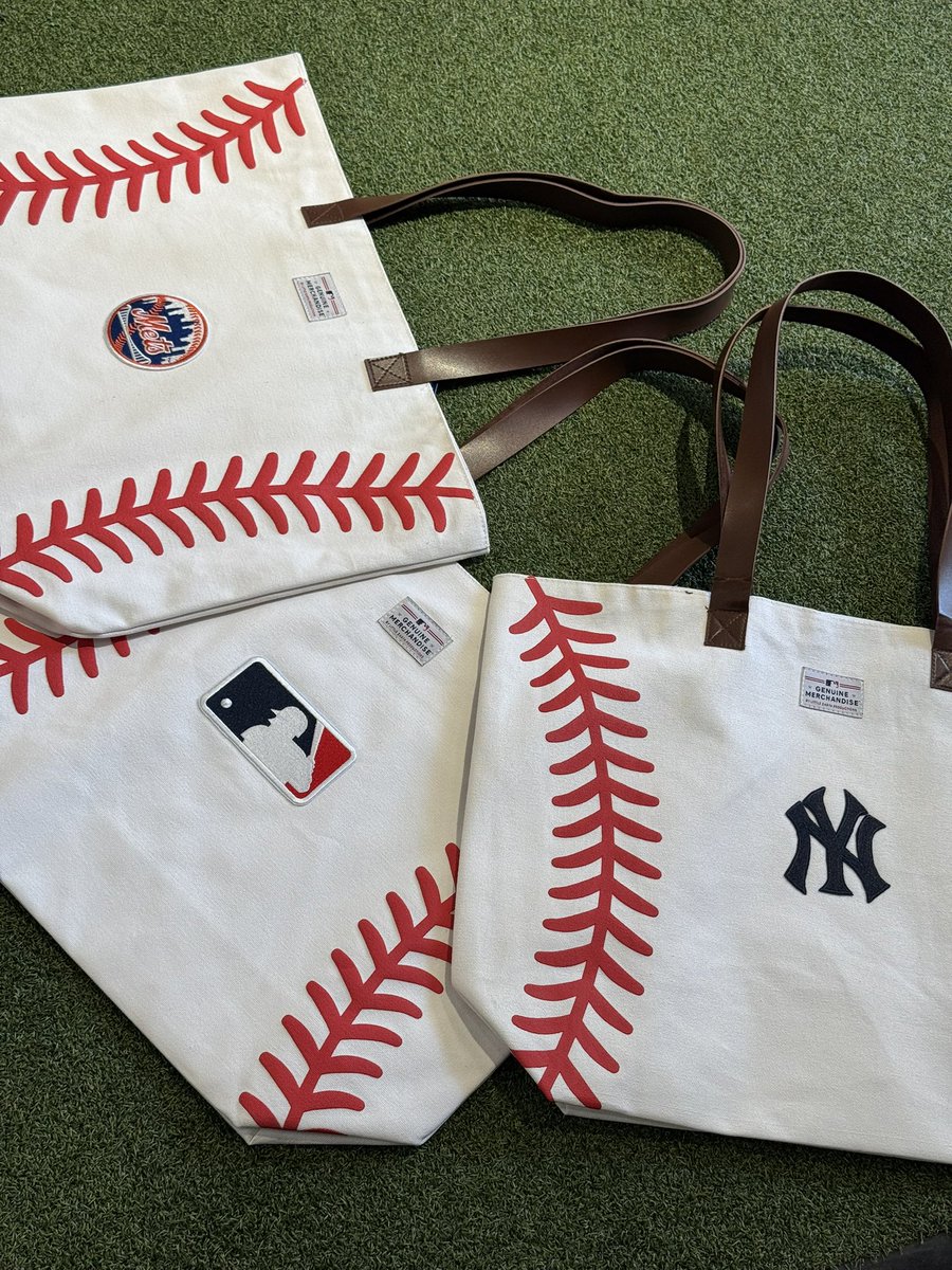 MLB Store tweet media