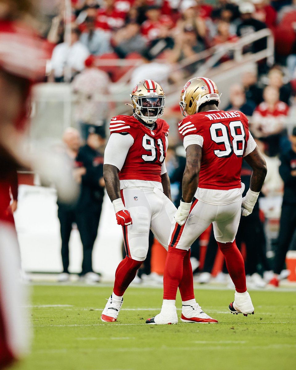 Shaggg_id's tweet image. Sam Okuayinonu from Nigerian roots 
@okuayinonu 
Undrafted out of University of Maryland… no hype, no guarantees.
He fought his way into the NFL through pure grind.
Stints with the Tennessee Titans and Indianapolis Colts followed, Now with the 49ers
#NFL #TITANS #COLTS #49ERS