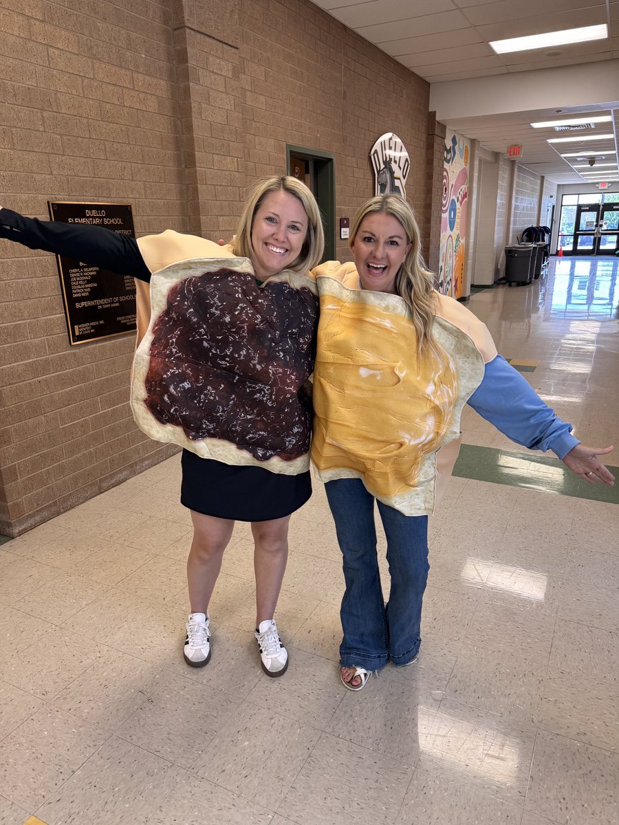 BethmannDuello's tweet photo. Celebrating National Lunch Hero Day! #WeAreDuello @DUE_Principal https://t.co/5Yi2hyWItR