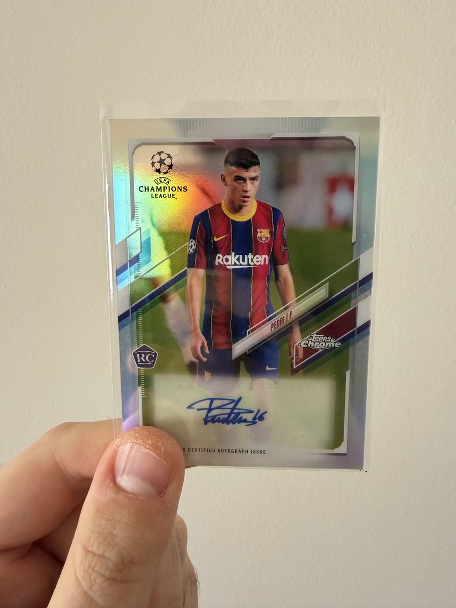 Gon14Gall's tweet photo. @PSAcard about to send it to you guys all the way from spain. looking for a juicy PSA 10 on this beauty!! 🫣 https://t.co/9WJJSR734p