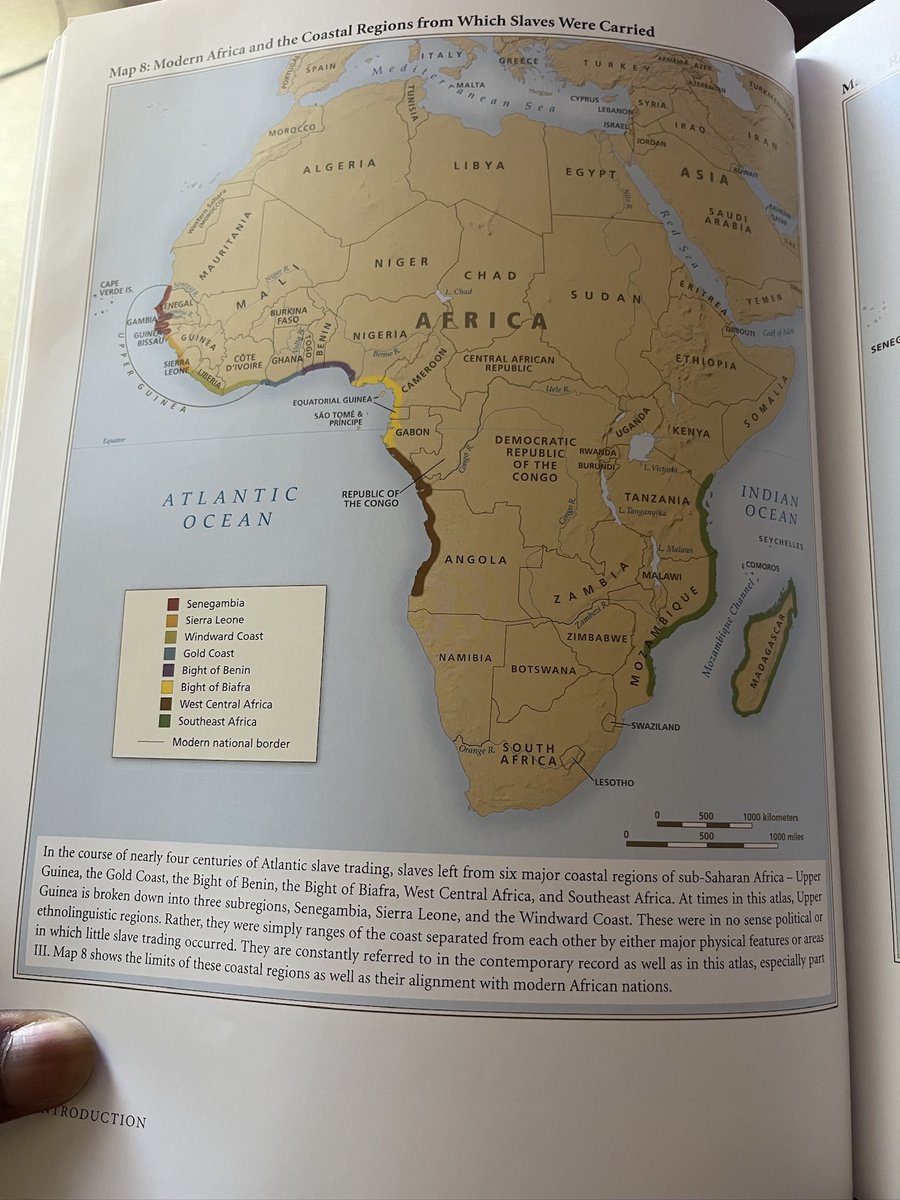 Au cours de près de quatre siècles de traite des esclaves dans l'Atlantique, les esclaves sont partis de six grandes régions côtières de l'Afrique subsaharienne - la Haute-Guinée, la Gold Coast, la Baie du Bénin, la Baie du Biafra, l'Afrique centrale occidentale et
