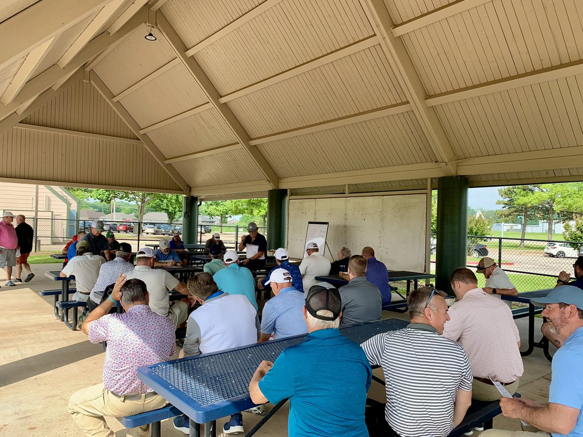 OKGCSA's tweet photo. Great meeting and golf Monday!! Thanks @TurfAmeri for sponsoring, @dale_TexAgg1987 for speaking, and big thanks to South Lakes and Nick Neal for hosting!! https://t.co/49RnjX97Fo