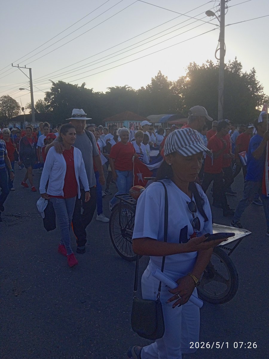 SurelisRomero's tweet photo. El pueblo trabajador de Ciro Redondo reafirmó una vez más que La Patria Se Defiende, que somos un pueblo de "Patrio o Muerte" ¡Venceremos! https://t.co/lYRUFvjsK0