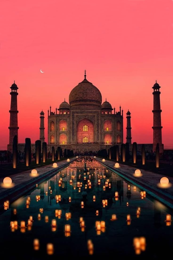 XzeokaX's tweet image. One of the world's most enchanting structures, the Taj Mahal makes its visitors feel as though they are in a fairy tale world at any hour of the day. 🕌✨
#TajMahal #Travel #India #Wanderlust
