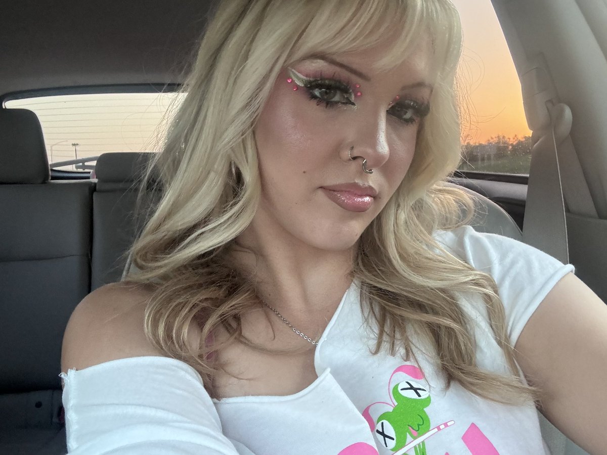 emilee 💋 #teammorgan #teamdawn tweet media