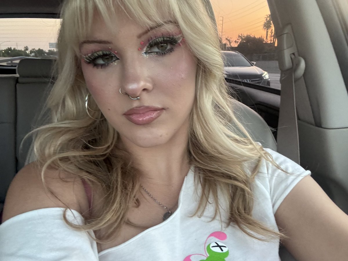 emilee 💋 #teammorgan #teamdawn tweet media