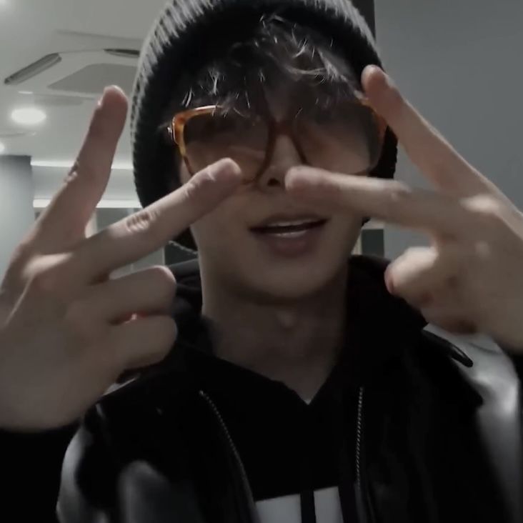 REVIVÍ CACHORRAS Y HAY NUEVOS TAGS ‼️‼️‼️‼️ ahora les subo mí opinión de hoy, pero sepan q no me pienso rendir y me siento MUY motivada

Q NO DECAIGA DALEEE

#Dont_Let_Go_Of_SevEN
#sevEN_is_our_paradise