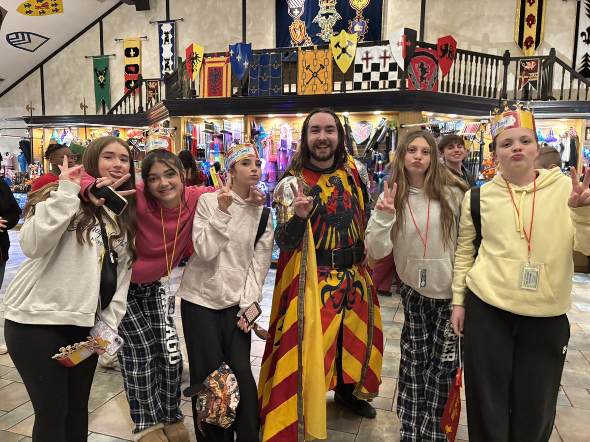 MrsPorterTMS's tweet photo. A little bummed our knight lost but still great times at Medieval Times 🏰 #tmschicago2026 #besttripever https://t.co/2gCRZyAxkn