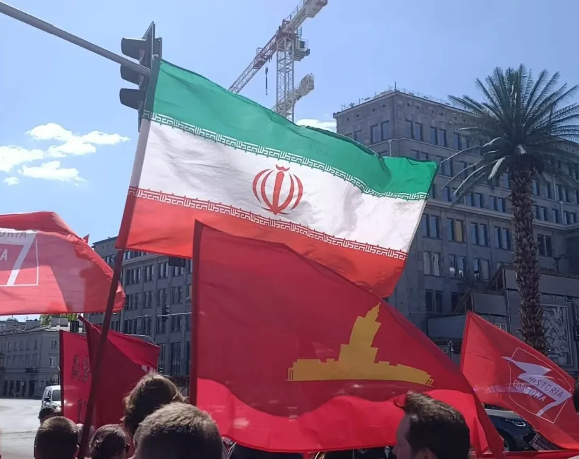 KOR_xitter's tweet photo. Niech się święci 1 maja!

Komitet Obrony Rewolucji dumnie brał udział w dzisiejszym pochodzie, wykazaliśmy się wszyscy jako orędownicy antysyjonizmu i solidarności międzynarodowej.

Przyszłość świata należy do klasy pracującej. https://t.co/qsoLgkMEEf