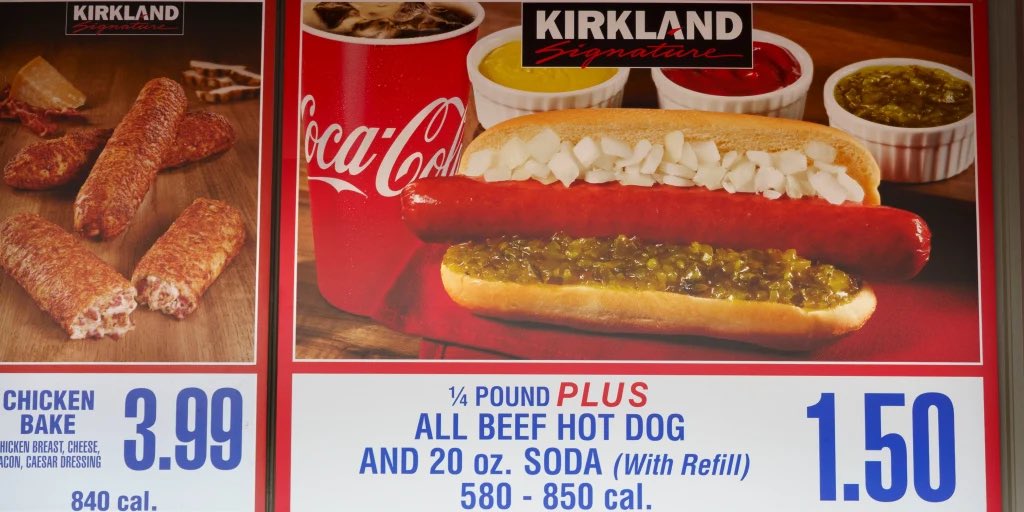 BigImpactHumans's tweet photo. Costco has changed it’s $1.50 hotdog combo for the first time in 40 years 🌭

Instead of the soda on the side, you can now get a bottle of water if you’d prefer instead. https://t.co/q8ZAJzGzUb