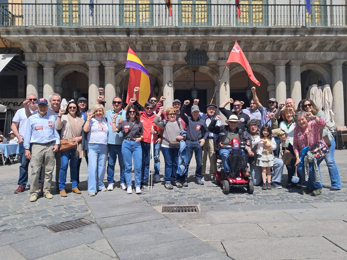 Angel_Galindo_'s tweet photo. Un Primero de Mayo más volvemos a salir a la calle para seguir avanzando en derechos para la clase trabajadora. Porque los derechos no caen del cielo, se pelean y se conquistan en las calles. ¡Viva el 1°de Mayo! ✊🏼🔻 https://t.co/kYdozE2Gie
