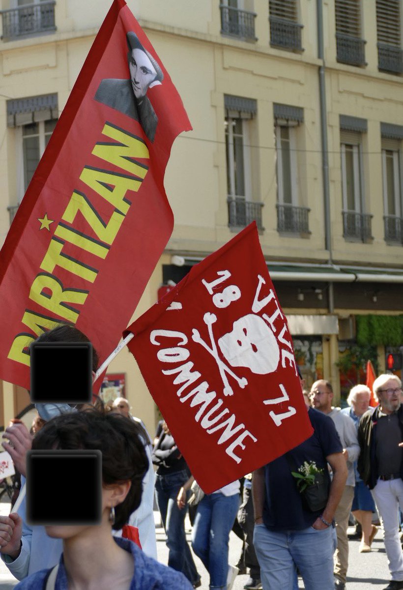 wegotthep4ce's tweet photo. quelques photos de mon fils (mon drapeau de la commune) sorti spécialement pour le 1er mai à Lyon !!! https://t.co/CFrCicxE8d