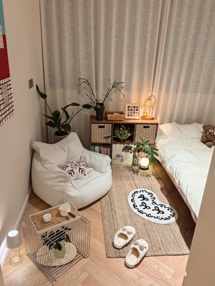 richuwifey's tweet photo. just a girl healing in her soft little corner 🤍✨ https://t.co/3eyWVD5jxL