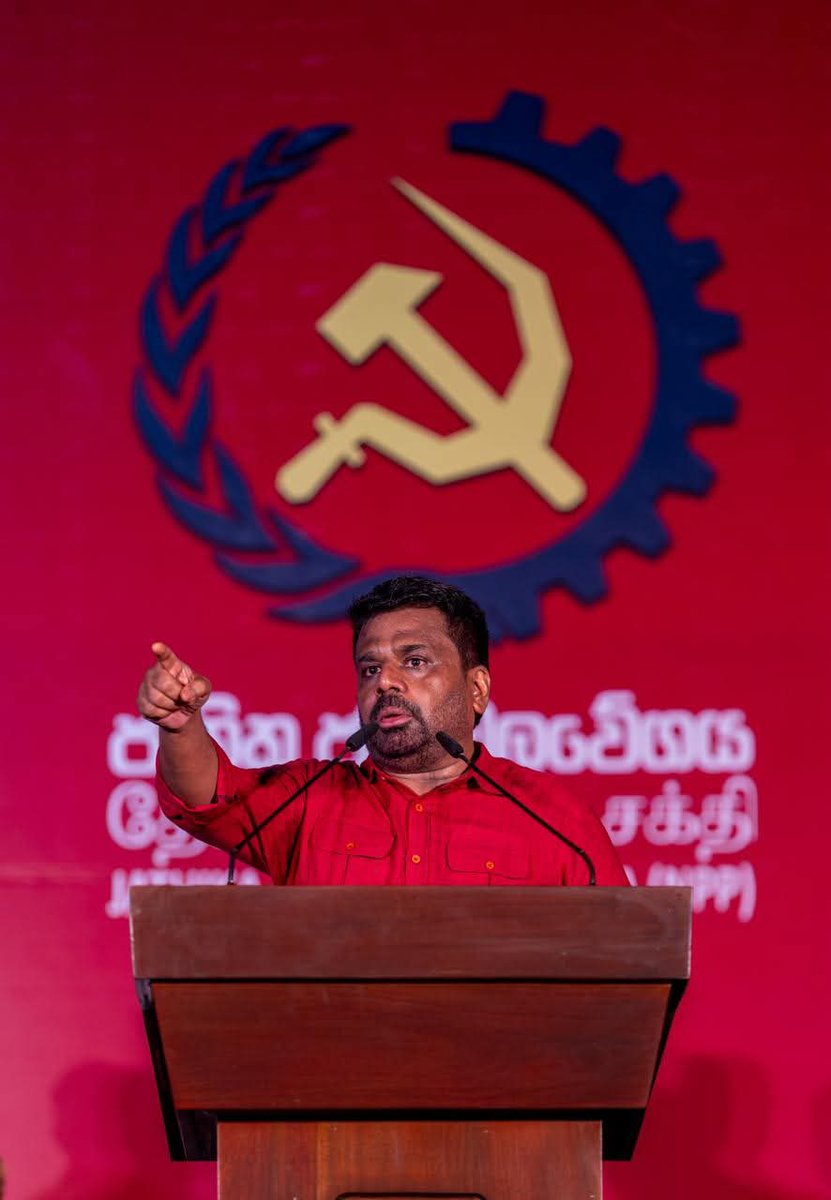 Ru173418052's tweet image. හොරු අල්ලන්න ඕනෙ නැද්ද සහොදරවරුනෙ? ඕනෙ? ඓ වූනාට කරනවාද? නෑ සහොදරවරුනෙ 🤣 #SriLanka