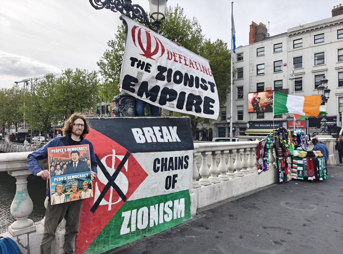 SocialRightsIRL's tweet photo. Revolutionary May Day Greetings from Dublin city centre today. https://t.co/N71JgHFSc1
