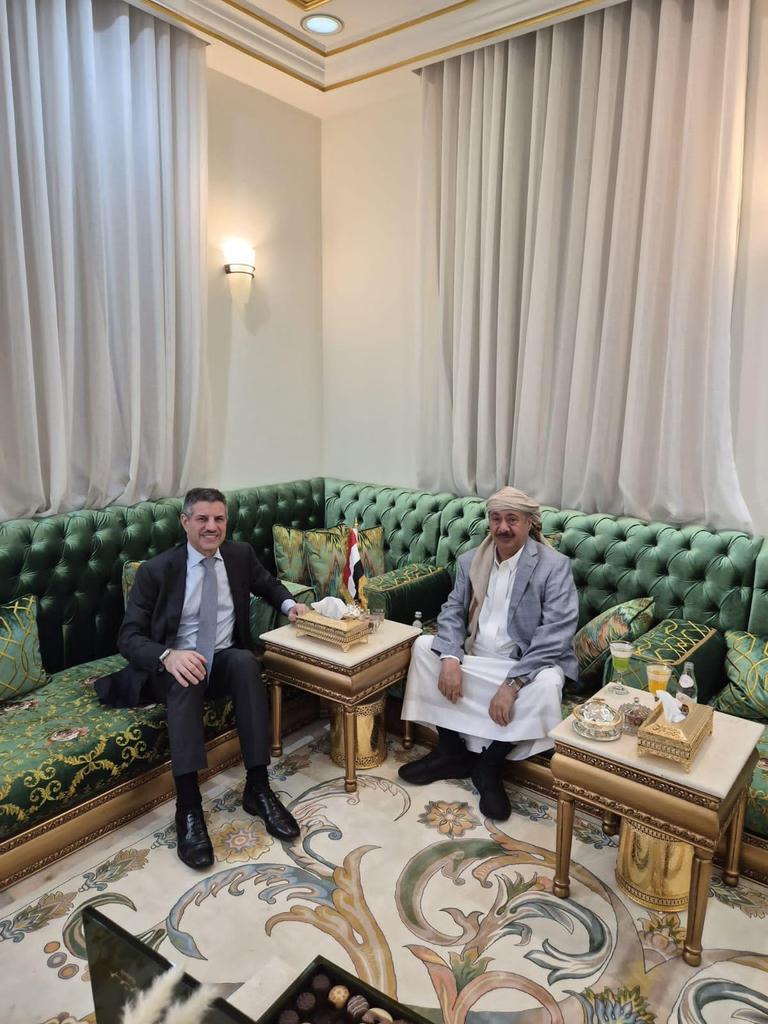 الشاعر علي ابوهويده tweet media