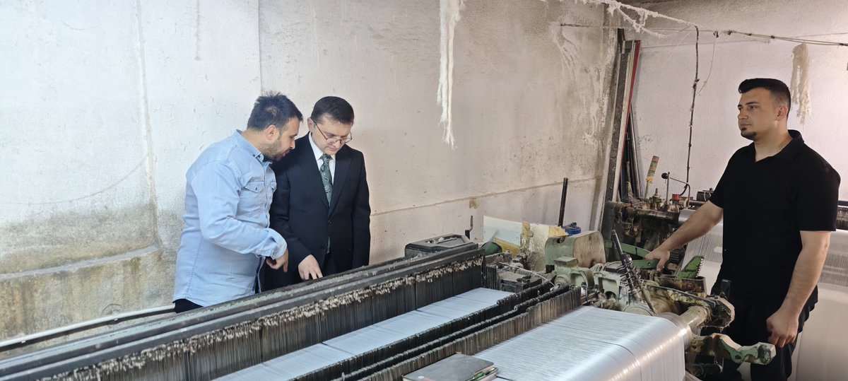 Kaymakamımız İlhan Kayaş, 1 Mayıs Emek ve Dayanışma Günü dolayısıyla Mollahmet Mahallemizde, Babadağ’ımızın yıllardır süregelen dokumacılık kültürünü emekleriyle yaşatan hemşehrilerimizle bir araya geldi.
Alın teriyle üreten, emeğiyle ilçemizin ve ülkemizin üretim kültürüne değer