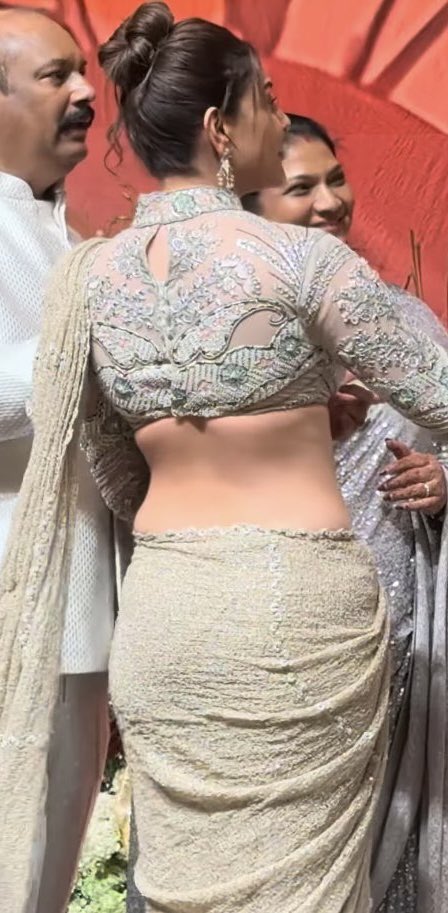 Actress World tweet media