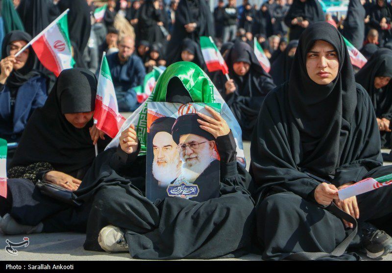 باد گرم کرمان آن روز نوازشگر اشک شوق بود
#جان_کرمان