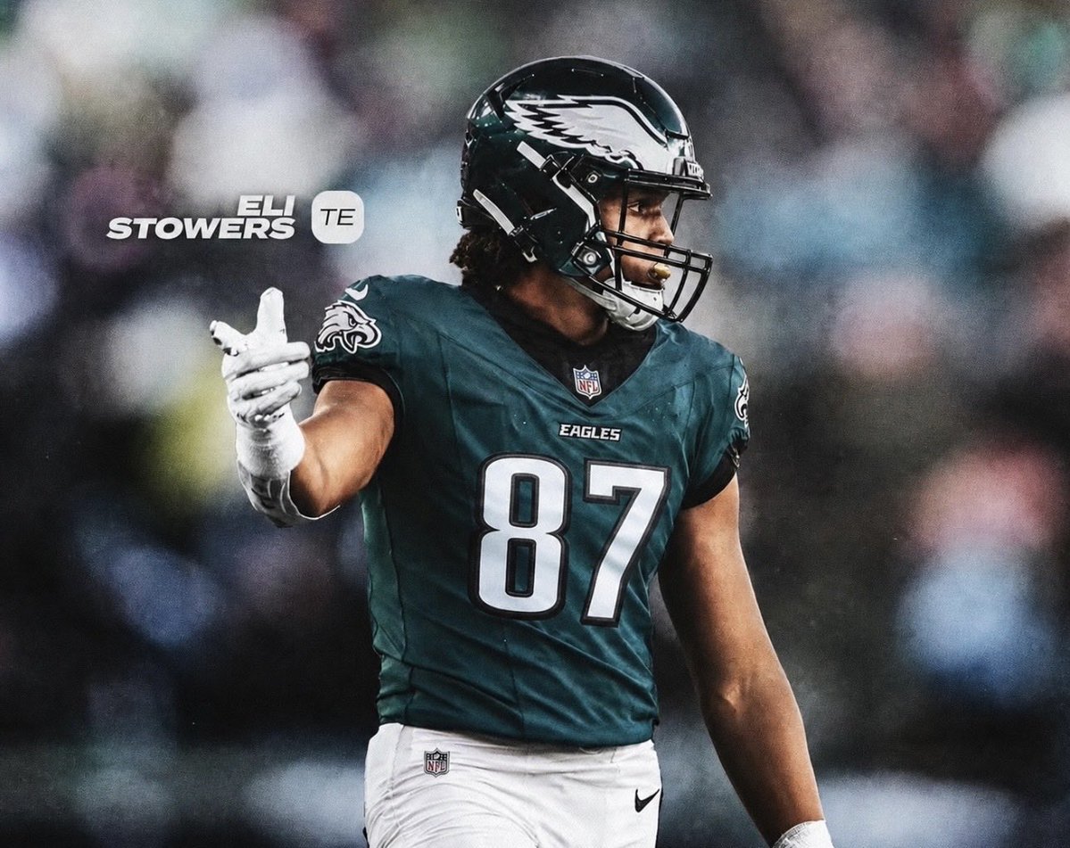 Eli Stowers stepping into greatness… rocking the legendary 87 once worn by the Eagles Brent Celek 🦅