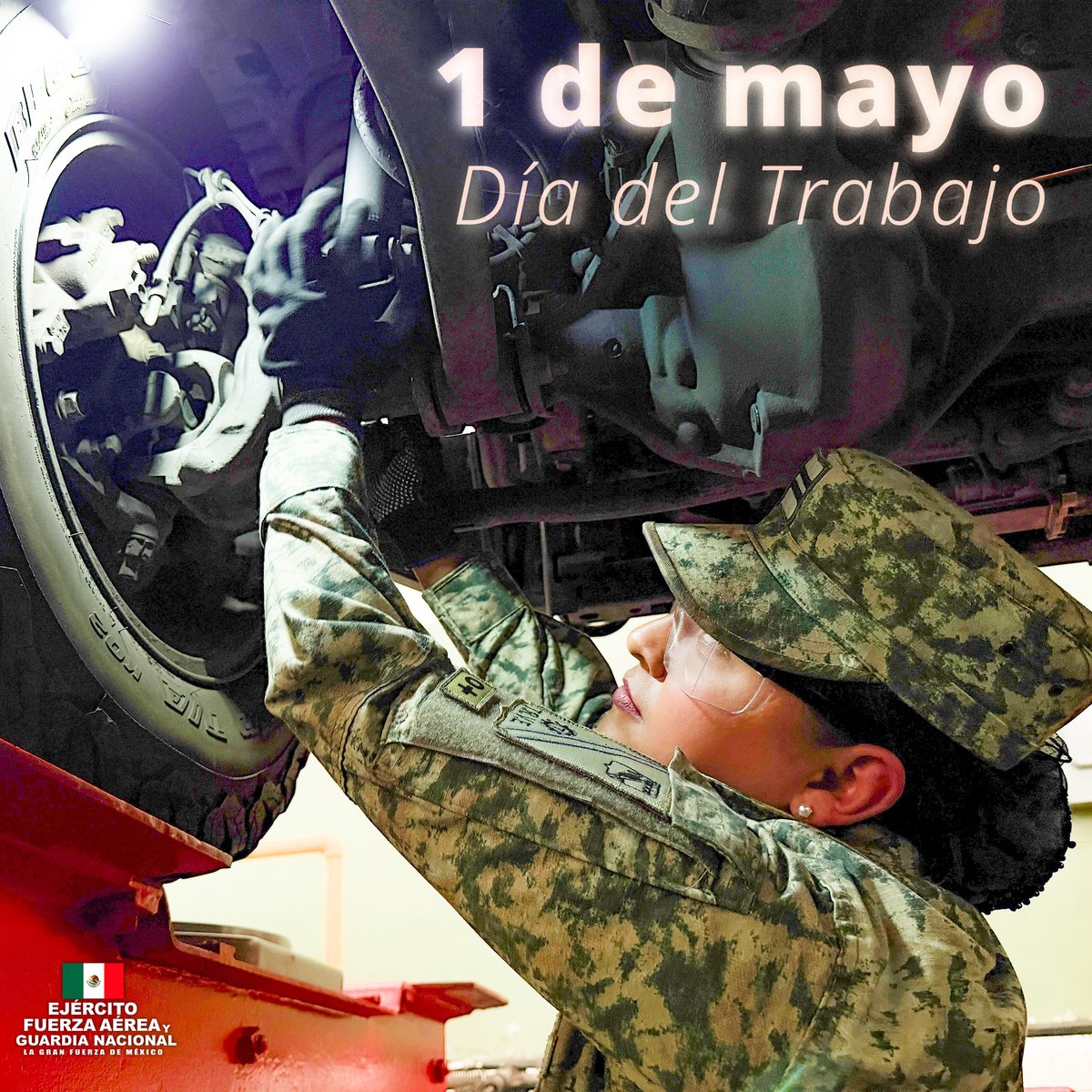 1 de mayo, Día del Trabajo.

Fue en 1913, cuando se celebró por primera vez el Día del Trabajo en México; 20 mil obreros marcharon y exigieron al gobierno la implantación de la jornada de ocho horas de trabajo a Victoriano Huerta, Presidente de México.

Esta conmemoración se
