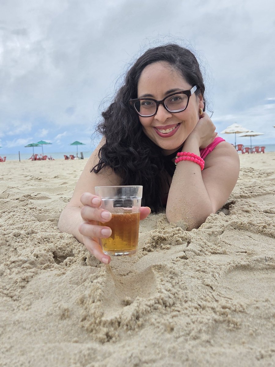Eu nem gosto de praia, mas q eu combino,  ah eu combino...