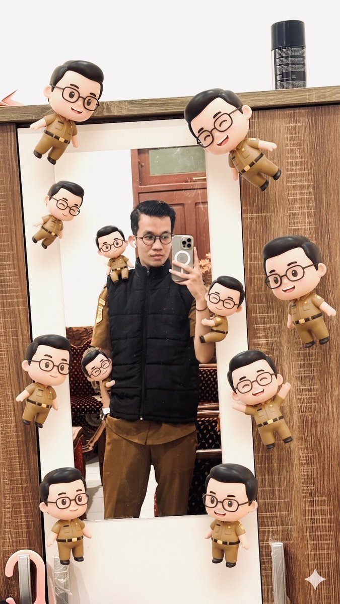 macchiatolops's tweet photo. @yogoopi Eh kok bisa gini, aku cuka dpt yg bgini. Bagi prompnyaa wkkw https://t.co/KRfq1JdwIr