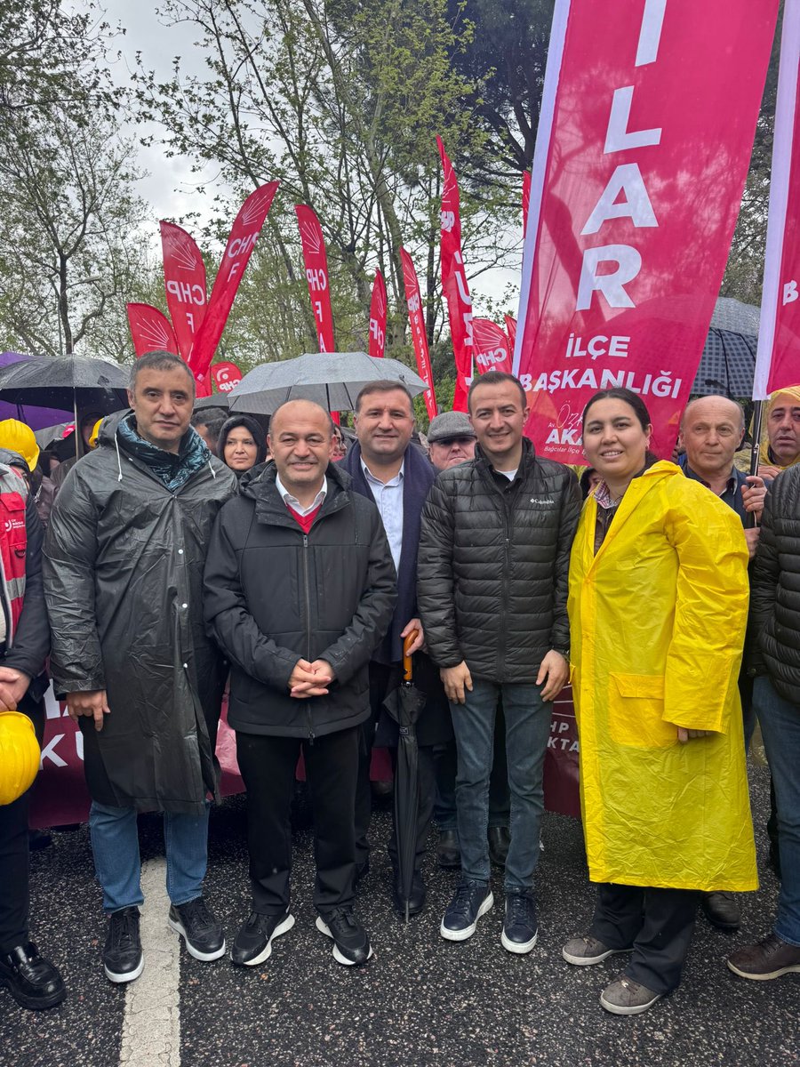 Sendikalarımızın çağrısıyla 1 Mayıs Emek ve Dayanışma Günü’nde Kadıköy Meydanı’nda buluştuk. 

Emeğin, alın terinin ve dayanışmanın günü 1 Mayıs kutlu olsun!