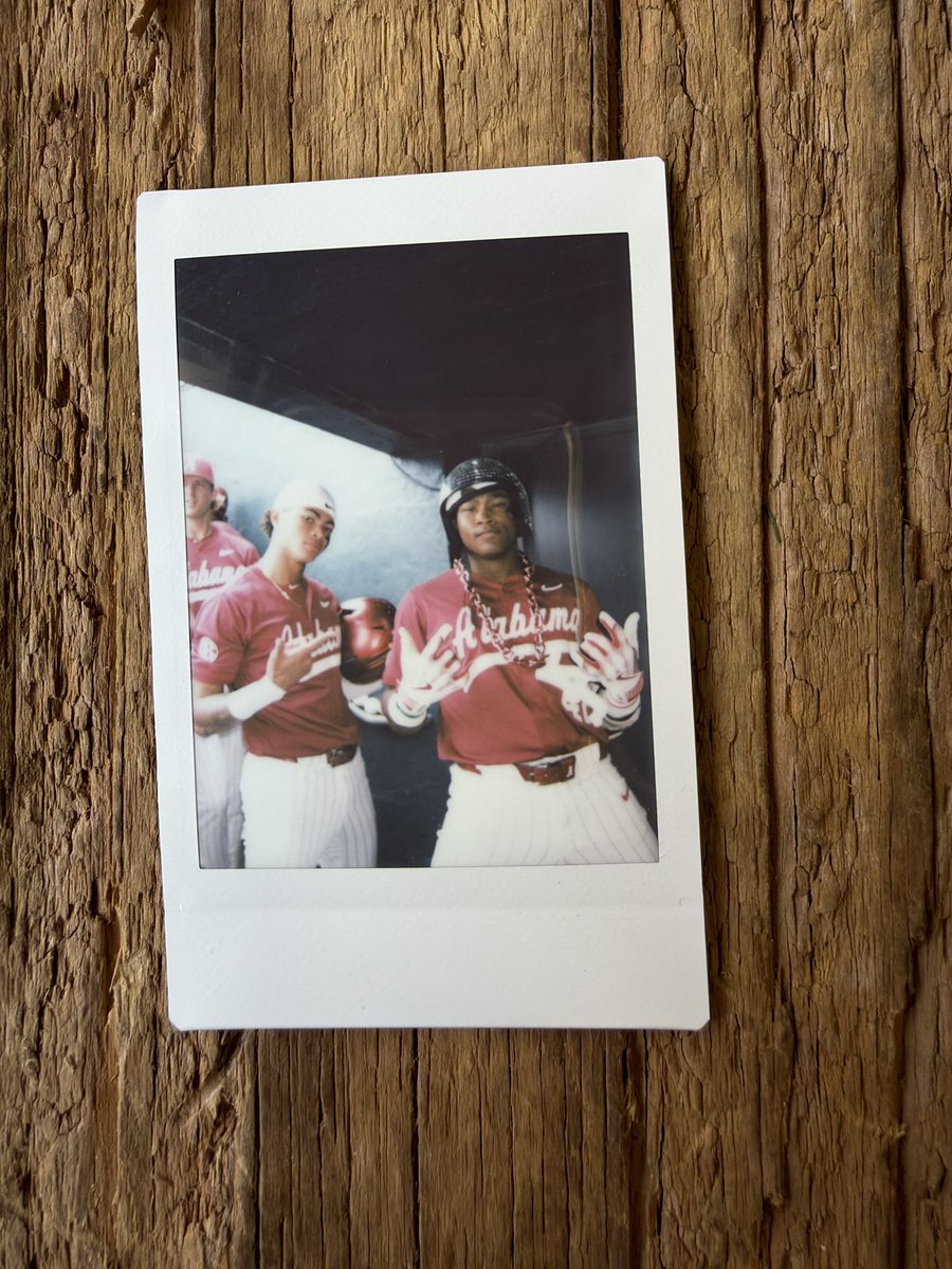 Polaroid Now at The Joe tweet media