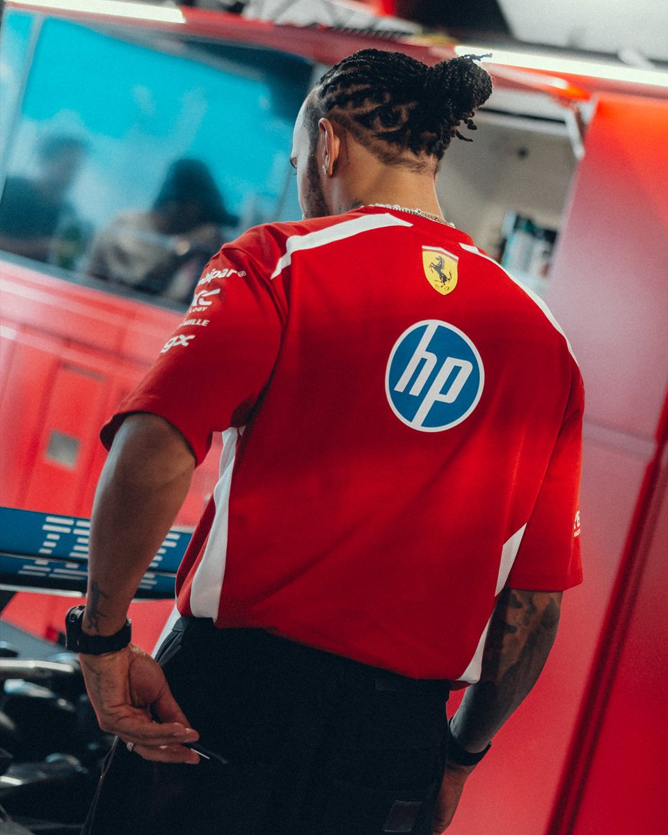 HP tweet media