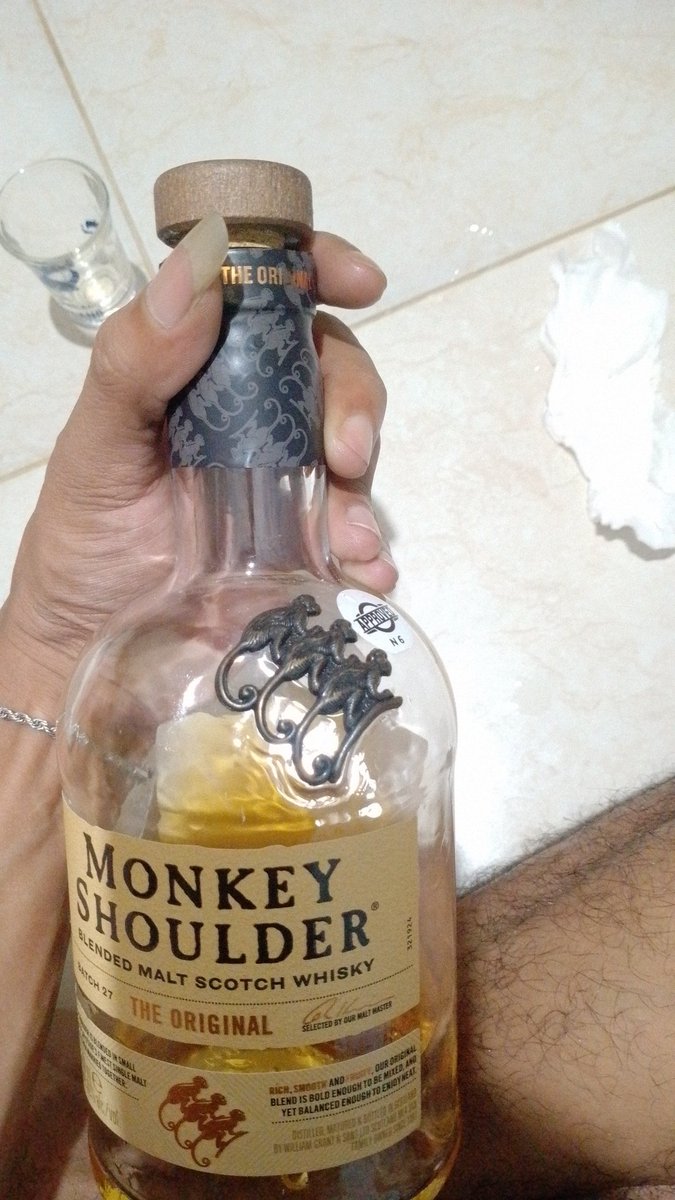 exultramine's tweet image. munyuk e 3s 🤣
penyakit hbs minum sagne 😭
#jogja