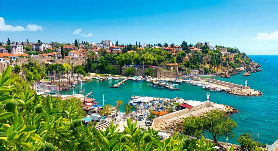 Kültür ve Turizm Bakanı Mehmet Nuri Ersoy, turizm sektörünü güçlendirmek amacıyla hazırlanan 60 milyar liralık Turizm Destek Paketi'ni duyurdu.

▫️Bakan Ersoy, bu destek ile işletmelerin nakit akışının güçlendirileceğini açıkladı. 
▫️Antalya’da turist sayısı 17 milyonu aşarken,