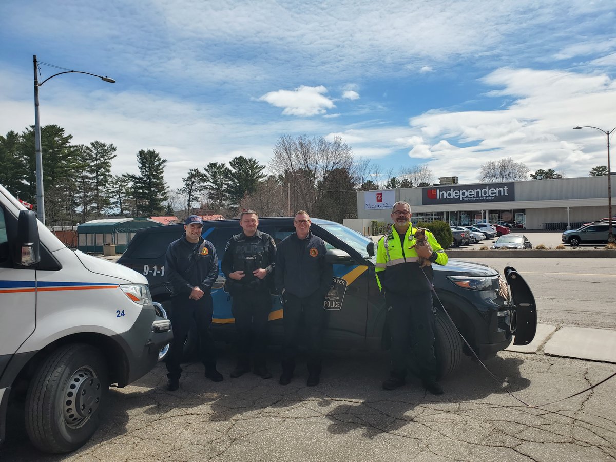 Deep_River_PS's tweet photo. Today we recognize First Responders Day and stand proudly with our partners the Deep River Fire Department and Renfrew County Paramedic Services. https://t.co/f8zNCpwpTr
