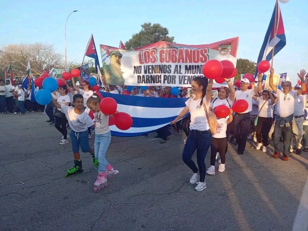 EAAPEnero's tweet photo. Sigue la fiesta, hoy que #CubaEstaFirme los Azucareros de la EAA Primero de Enero dan muestra,  que no existen imposibles  #AzucarerosPresentes #1roDeEneroDeVictorias https://t.co/GhUmswHRsC
