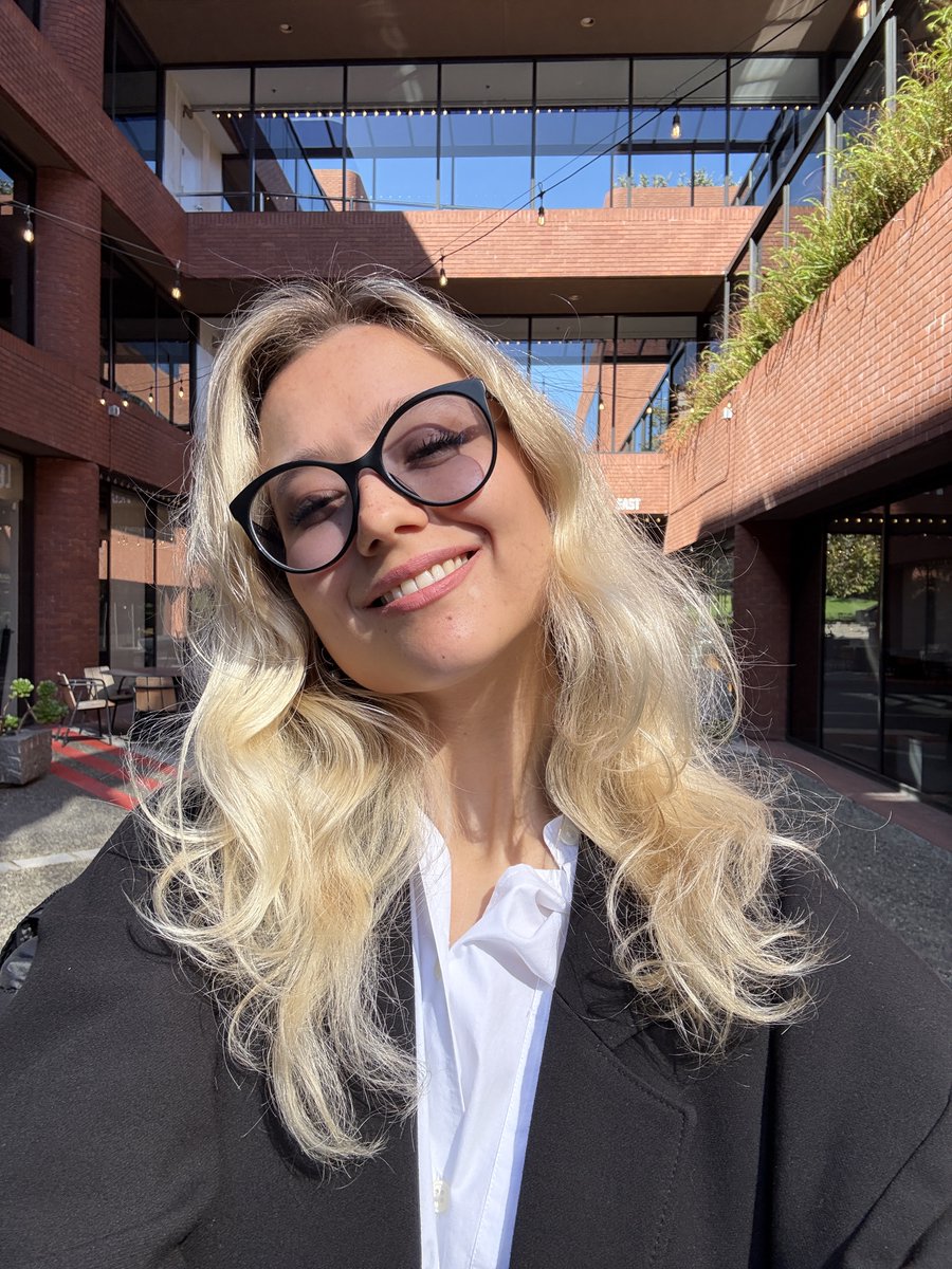 Kate Deyneka tweet media