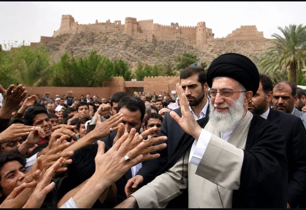 جوانان مؤمن و انقلابی، امانت‌های بزرگ الهی در دست ما هستند؛ باید از سرمایه‌های انسانی کشور به درستی استفاده کنیم.” این بخشی از سخنان رهبری در سال ۸۴  بود.
#جان_کرمان