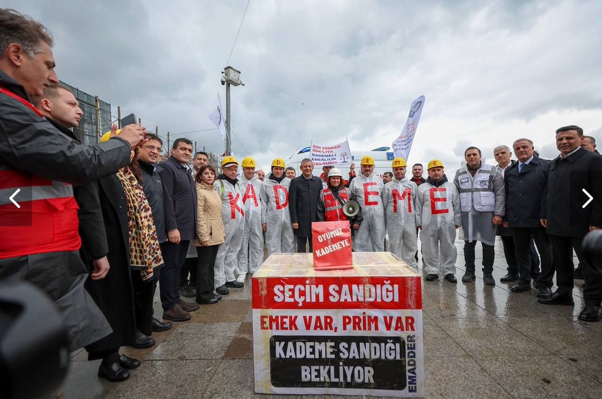 EmadDernegi's tweet photo. 📢 1 MAYIS’TA EMADDER İSTANBUL SAHADA! / GENEL BAŞKAN YARDIMCISI GAMZE ŞENGEL TAŞCIER’E TEŞEKKÜRLERİMİZLE

@herkesicinCHP
@eczozgurozel
@gamzetascier
@ulasskarasu
@CAOIletisim1
@DMendillioglu

1 Mayıs Emek ve Dayanışma Günü’nde Kadıköy’de bulunan İstanbul Yönetim Ekibimiz, Genel Başkanımız Sayın Mihriban Uğurlu ve üyelerimizle birlikte, Cumhuriyet Halk Partisi Çalışma ve Sosyal Güvenlik Politikalarından Sorumlu Genel Başkan Yardımcısı Sayın Gamze Şengel Taşcıer ile bir araya gelmiştir.

Yoğun program akışına rağmen gerçekleşen bu temas, mücadelemizin sahadaki karşılığını ve muhataplık düzeyini göstermesi açısından anlamlıdır.

Karşılaştığımız samimi yaklaşım ve gösterilen ilgi için Sayın Taşcıer’e teşekkür ederiz.

Kademeli emeklilik mücadelesi kararlılıkla devam etmektedir.

Emeklilikte Adalet Derneği

@gunaydingokhan
@ilhankesici
@EnisBerberoglu1
@NamikTan
@nimetozdemir34
@oguzksalici
@OzgurKarabatCHP
@Suat_Ozcagdas
@ttaskinozer
@turkan_elci
@yunusemrechp
@yukselmkilinc

@EmadDernegi
#SıraKademede
#1MayıstaKademe