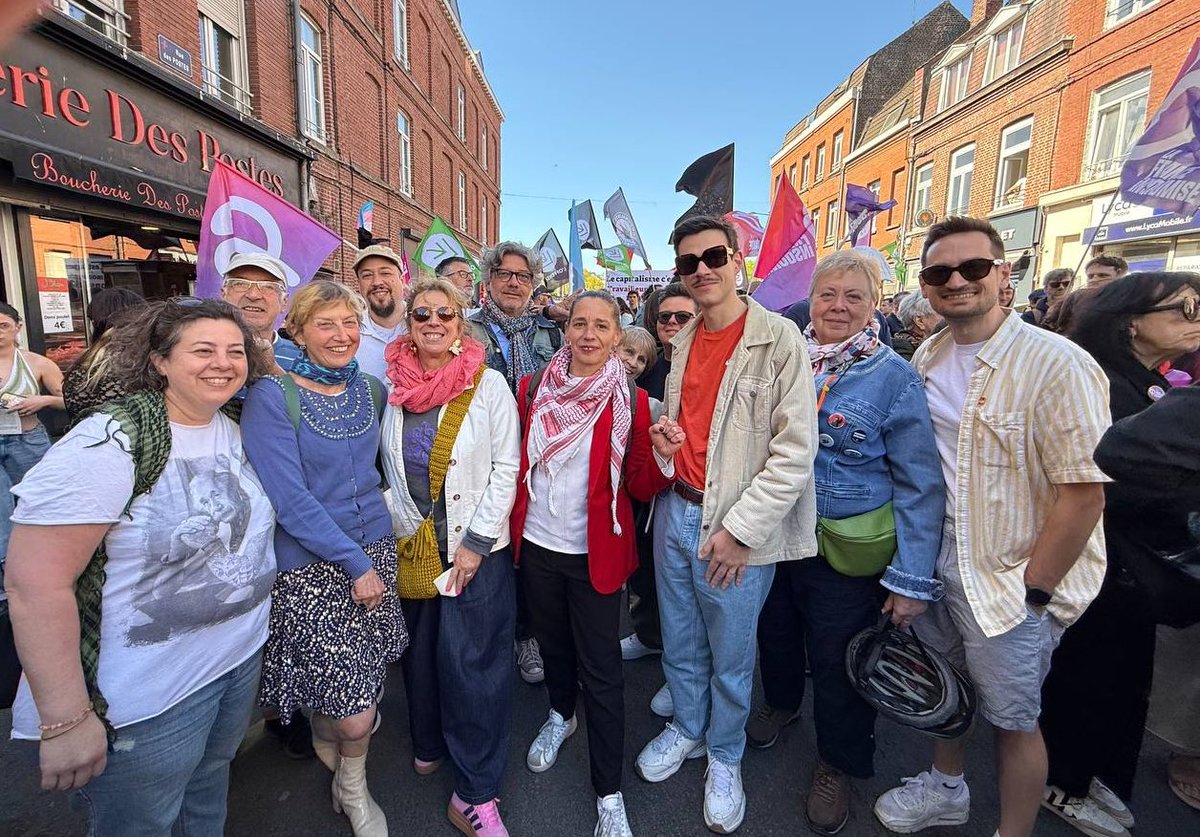 ClementLbnd's tweet photo. Magnifique mobilisation à Lille pour ce 1er mai qui est et restera férié, chômé et payé ! 

Dans un an, nous serons débarrassés de la macronie et leur politique de casse sociale.

Un an pour continuer à construire la force populaire en capacité de l’emporter ! https://t.co/afzppmQRhB