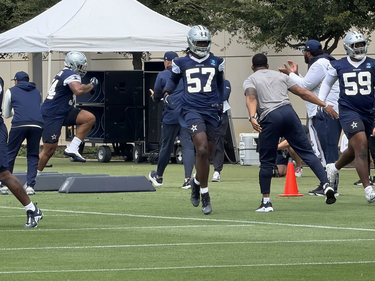tommy_yarrish's tweet image. First look at Malachi Lawrence in a #Cowboys uniform