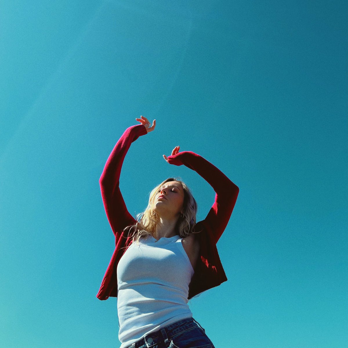 HarrietRose_'s tweet photo. THESE DAYS - OUT JUNE 5TH

Those of you who came out to see me on tour will have already had a sneak peak into this next chapter. 

It’s different, still me, but more of a reflection of the music I love and I truly have never been more excited to share my work with you. 🩵 https://t.co/oEog1G1E9n