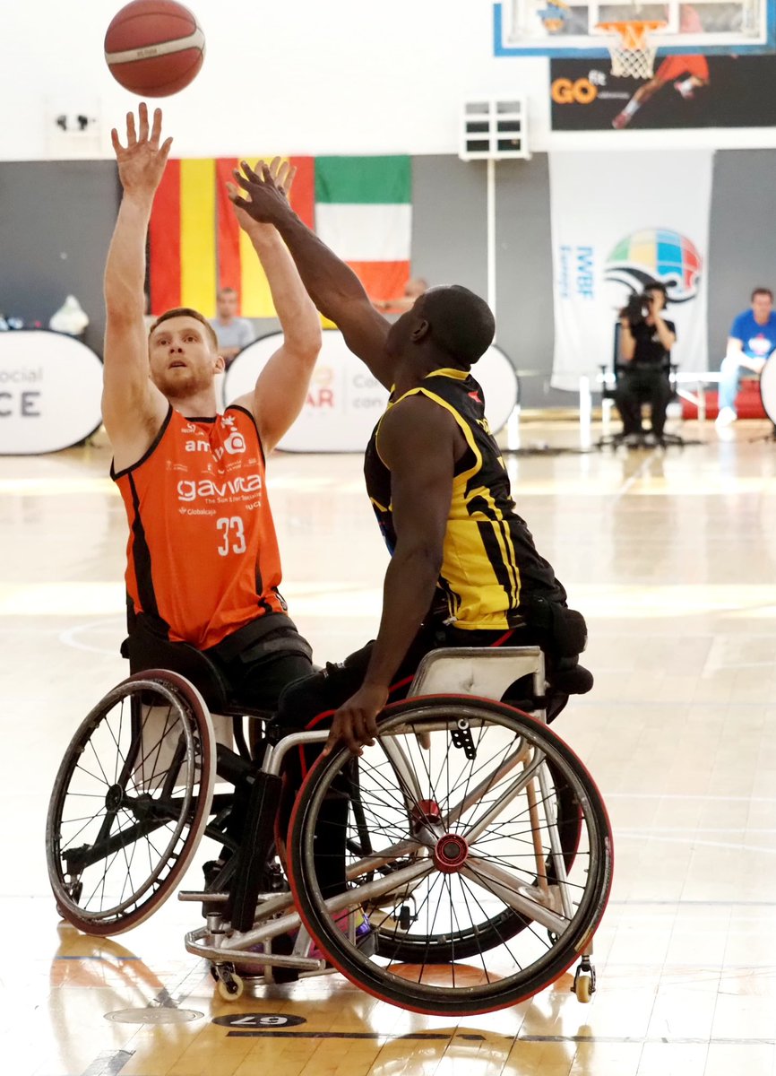 FEDEDDF's tweet image. 🔥 ¡PARTIDAZO en la Champions Cup! 🔥

El @cd_Ilunion se mete en la FINAL tras un duelo espectacular frente a @BsramiabA 

🏀 Resultado: @BsramiabA 72 - 77 @cd_Ilunion 

Mañana llega el gran día:
🥇 FINAL
🥉 Partido por el 3º y 4º puesto

¡Vamos con todo! 🇪🇸

#ChampionsCup #BSR