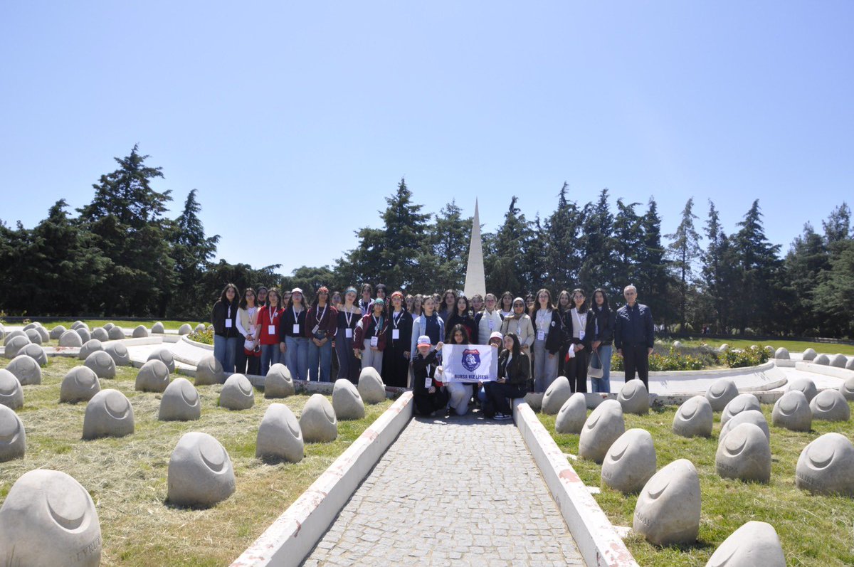 BursaKiz_Lisesi's tweet photo. Bursa Kız Lisesi öğrencilerimiz, Bursa Gençlik ve Spor İl Müdürlüğüne bağlı Osmangazi Gençlik Merkezi’nin düzenlediği Çanakkale gezisine katıldı. 
Emeği geçen öğretmenlerimize teşekkür ederiz.
@tcmeb 
@bursailmem16
@GurhanCokgezer
@Osmangazi_MEM
@MetinSEZER_16 
@seheryl60637480 https://t.co/EShgyuCLRv