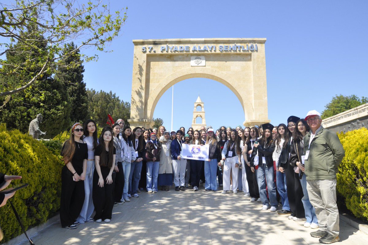 BursaKiz_Lisesi's tweet photo. Bursa Kız Lisesi öğrencilerimiz, Bursa Gençlik ve Spor İl Müdürlüğüne bağlı Osmangazi Gençlik Merkezi’nin düzenlediği Çanakkale gezisine katıldı. 
Emeği geçen öğretmenlerimize teşekkür ederiz.
@tcmeb 
@bursailmem16
@GurhanCokgezer
@Osmangazi_MEM
@MetinSEZER_16 
@seheryl60637480 https://t.co/EShgyuCLRv