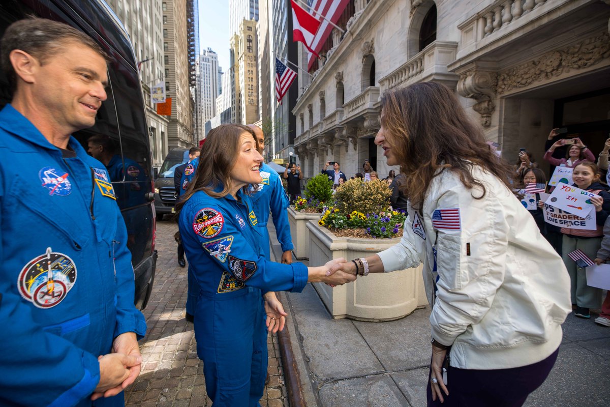 NYSE's tweet photo. A hero's welcome 🇺🇸

The Artemis II Crew lands at NYSE!

@NASAArtemis | @NASA | @nasahqphoto https://t.co/NmWJ5Hjehd