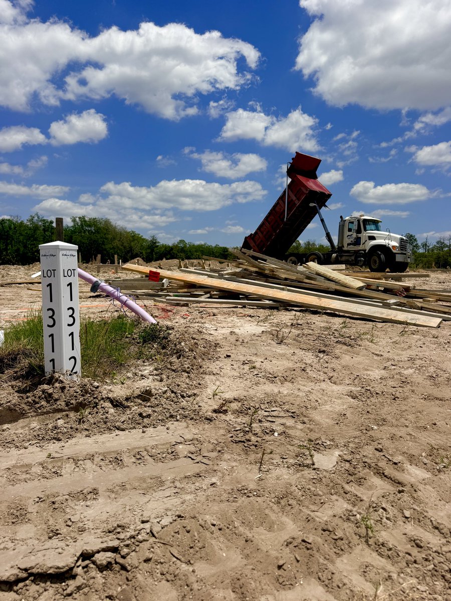 MicheleBlack's tweet image. Big things are happening 🚧✨  

Congratulations to my amazing clients on breaking ground on their new home! Watching this dream move from plans to reality is such an exciting milestone.

From dirt to dream home… I can’t wait to see it all come together! 🏡💫  

#NewConstruction