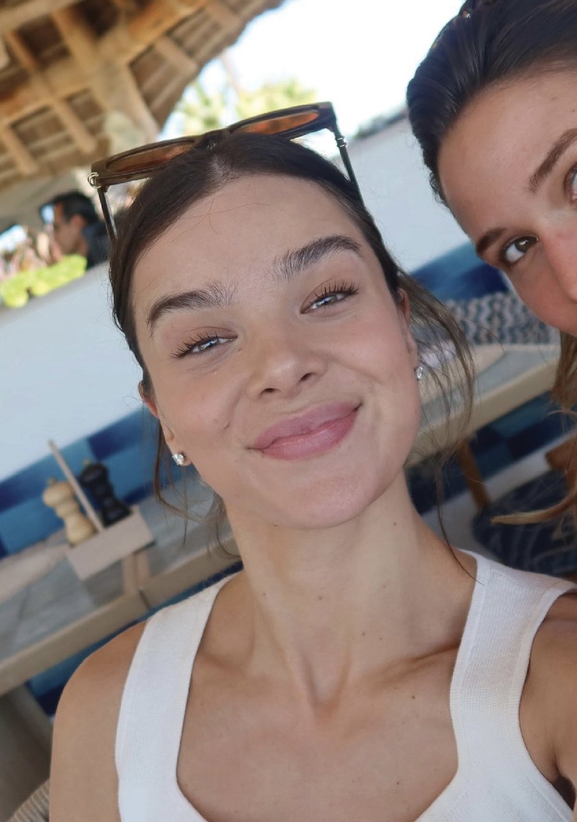 best of hailee steinfeld tweet media