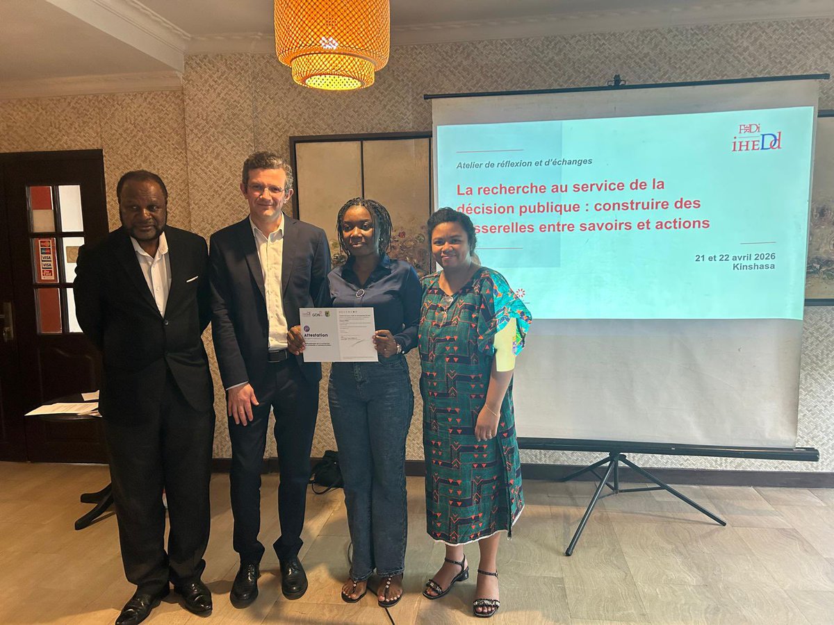 ChimenePopoli's tweet photo. Très ravie d’avoir pris part à la formation “Méthodologie de la recherche en économie et communication” (@FondationFERDI &amp; @GDN_Global), entre mars et avril.
Un programme hybride (en ligne &amp; présentiel à #Kinshasa) mené à bien avec succès.

#Recherche #méthodologie #économie #Rdc https://t.co/CjkWaq7WQi