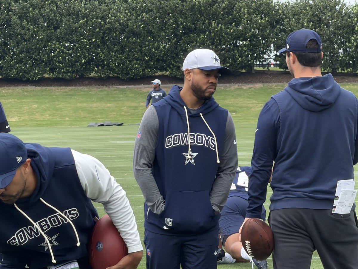 tommy_yarrish's tweet image. First time on the #Cowboys practice field for new defensive coordinator Christian Parker